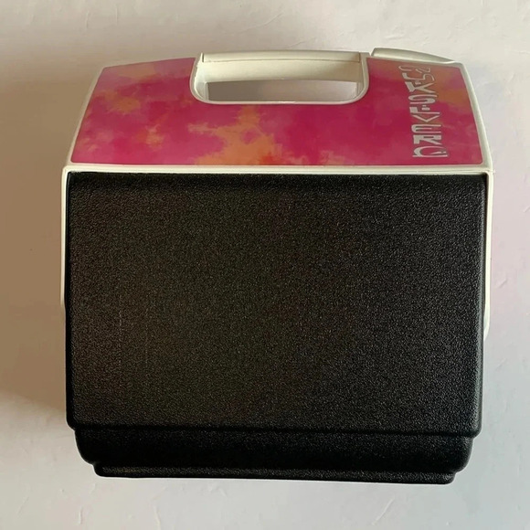 Igloo Quiksilver 7 Qt Playmate Cooler Pink Beach Collab Special Edition NWT - Picture 5 of 7